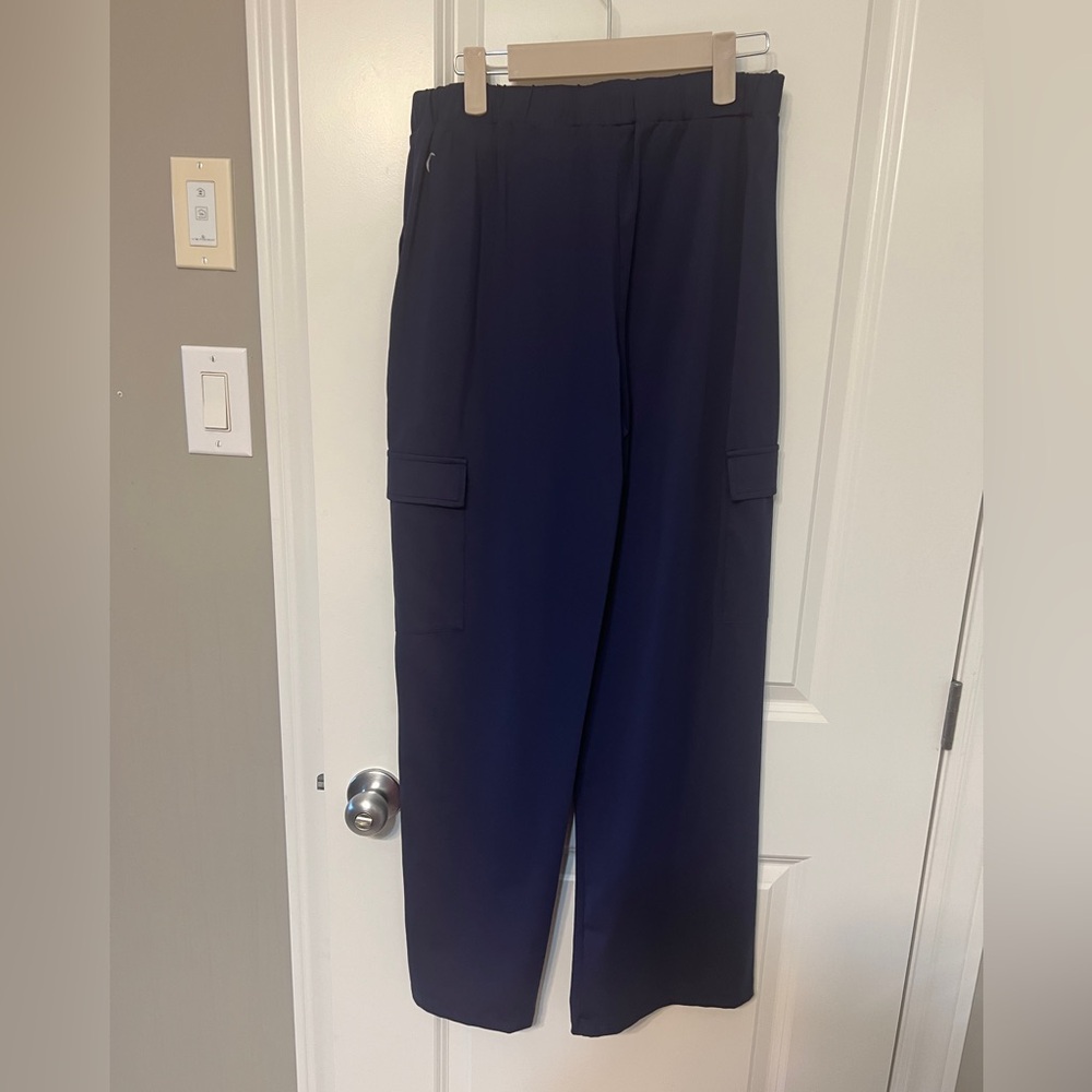 Zyia Navy Presidio Peak Cargo Pants - Medium